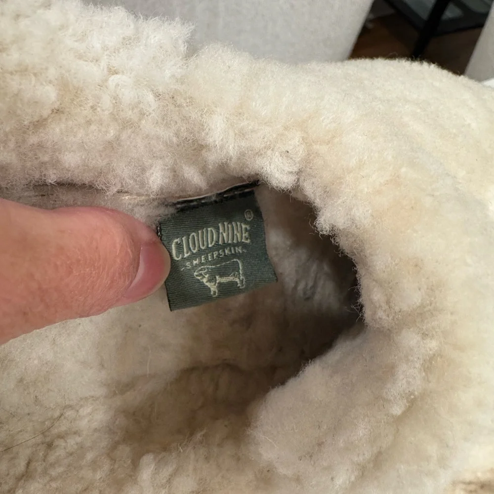 Cloud Nine Sheepskin slippers - Picture 3 of 4